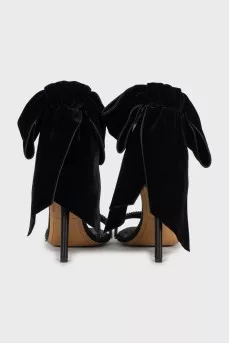 Чорні босоніжки декоровані бантом