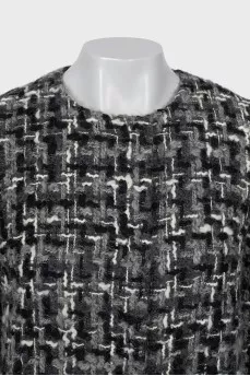 Straight-cut coat without collar