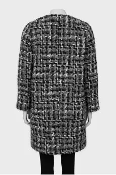 Straight-cut coat without collar
