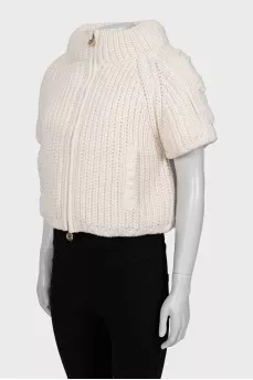 Beige down jacket with short sleeves