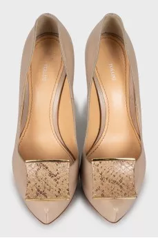 Leather shoes with decor
