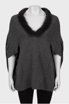 Gray cashmere sweater with fur