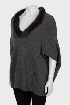 Gray cashmere sweater with fur