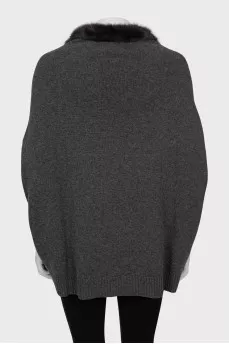 Gray cashmere sweater with fur