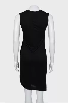 Black sleeveless dress