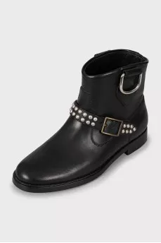 Leather boots with metal rhinestones