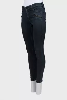 Blue skinny fit jeans with zipper at the bottom