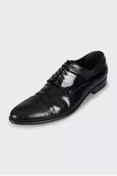 Men's black shoes with embossed leather
