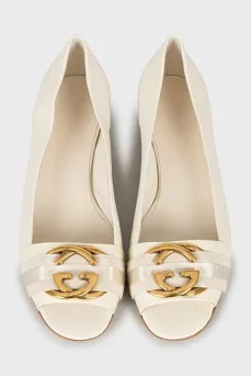 Leather ballet shoes with gold logo