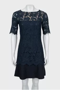 Guipure dress with short sleeves