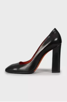 Square toe leather shoes