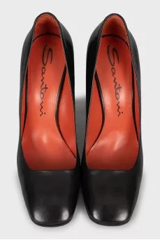Square toe leather shoes