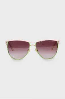 Sunglasses with pink lenses