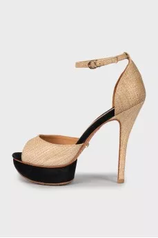 Open toe shoes with weave