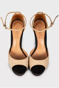 Open toe shoes with weave