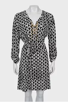Printed dress decorated with chain