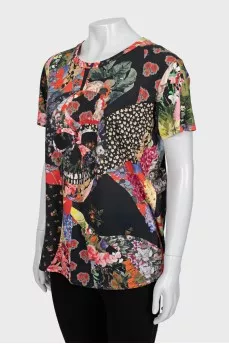 T-shirt in a loose fit in a bright print