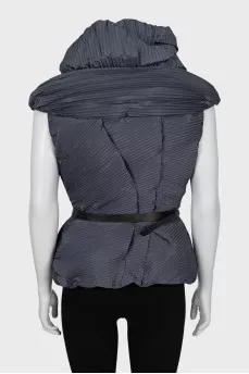 Fitted vest with belt