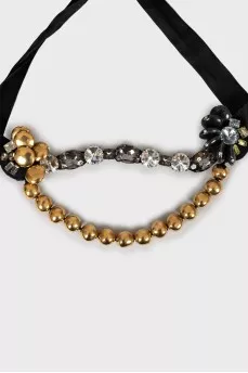 Necklace with golden beads