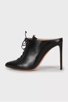 Leather lace-up shoes