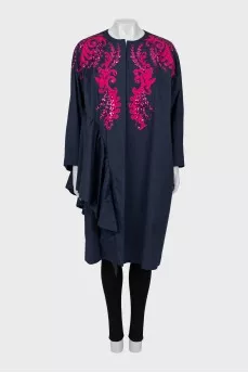 Loose-fitting raincoat without fastening