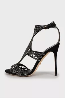 Suede sandals decorated with rhinestones