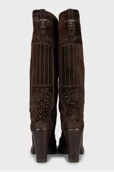 Suede boots with contrast stitching