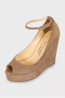 Suede high platform shoes