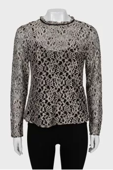 Guipure blouse with floral pattern