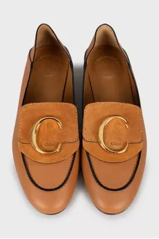 Leather shoes with signature logo
