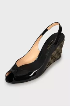 Patent woven wedge sandals