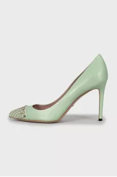 Leather shoes with metal rhinestones