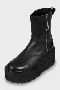 Chunky-soled boots with zippers