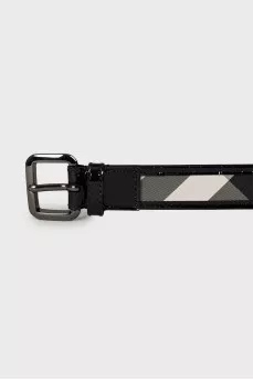 Leather belt with textile insert