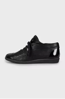 Leather sneakers with patent toe