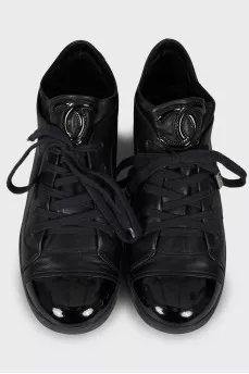 Leather sneakers with patent toe