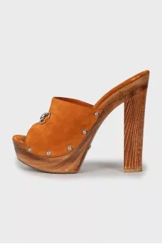 Suede sandals with wooden heel