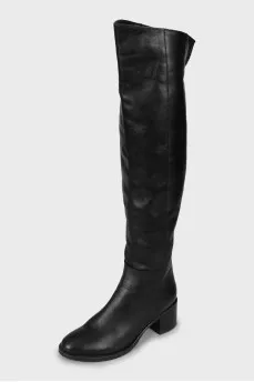 Leather boots with medium heels
