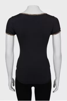 Fitted animal print T-shirt
