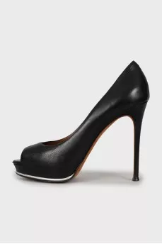 Open toe leather shoes