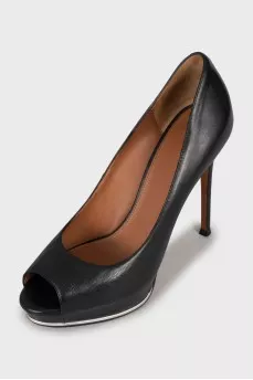 Open toe leather shoes