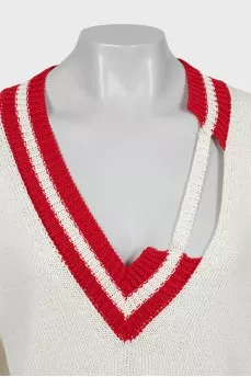Knitted pullover with tag