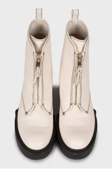 Leather boots with contrast stitching