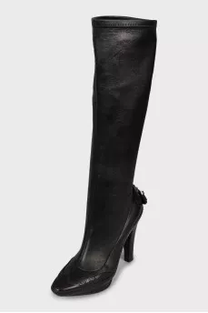 Perforated boots with almond toe