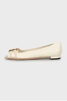 Leather ballerinas with metal logo
