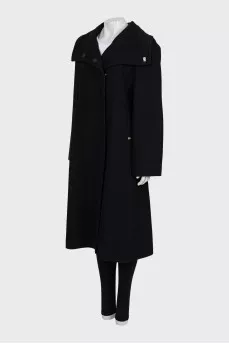 A-line coat with raised seams