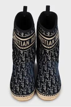 Textile ugg boots with signature print