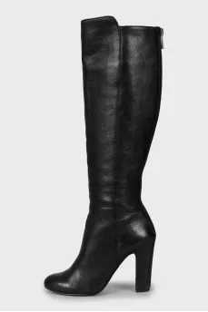 Leather boots with back zip