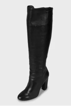 Leather boots with back zip
