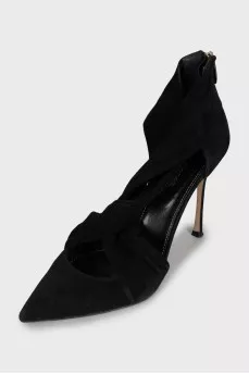 Pointed toe suede shoes